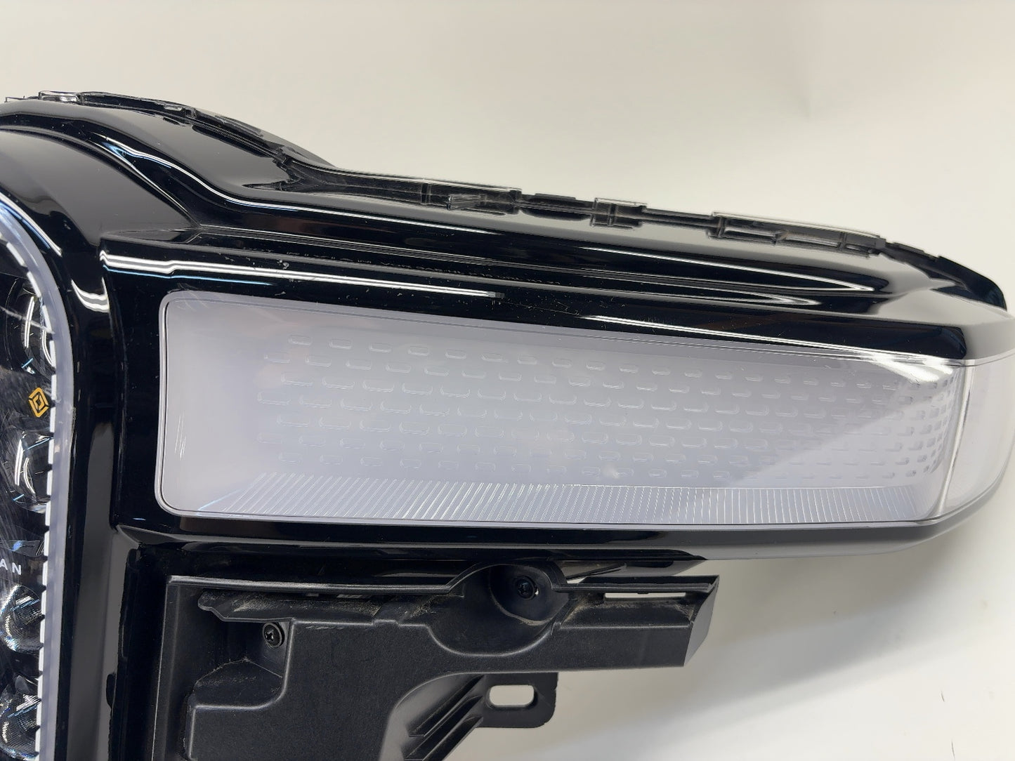 2023-2024 Rivian R1T Left Headlamp Assembly PT00000465-P