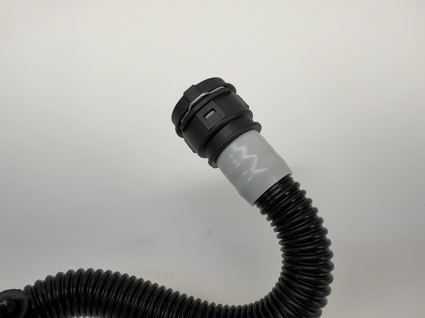 2025 Tesla Model 3 Highland Rear Drive Unit Inverter To Oil Cooler Hose 1077585-00-F