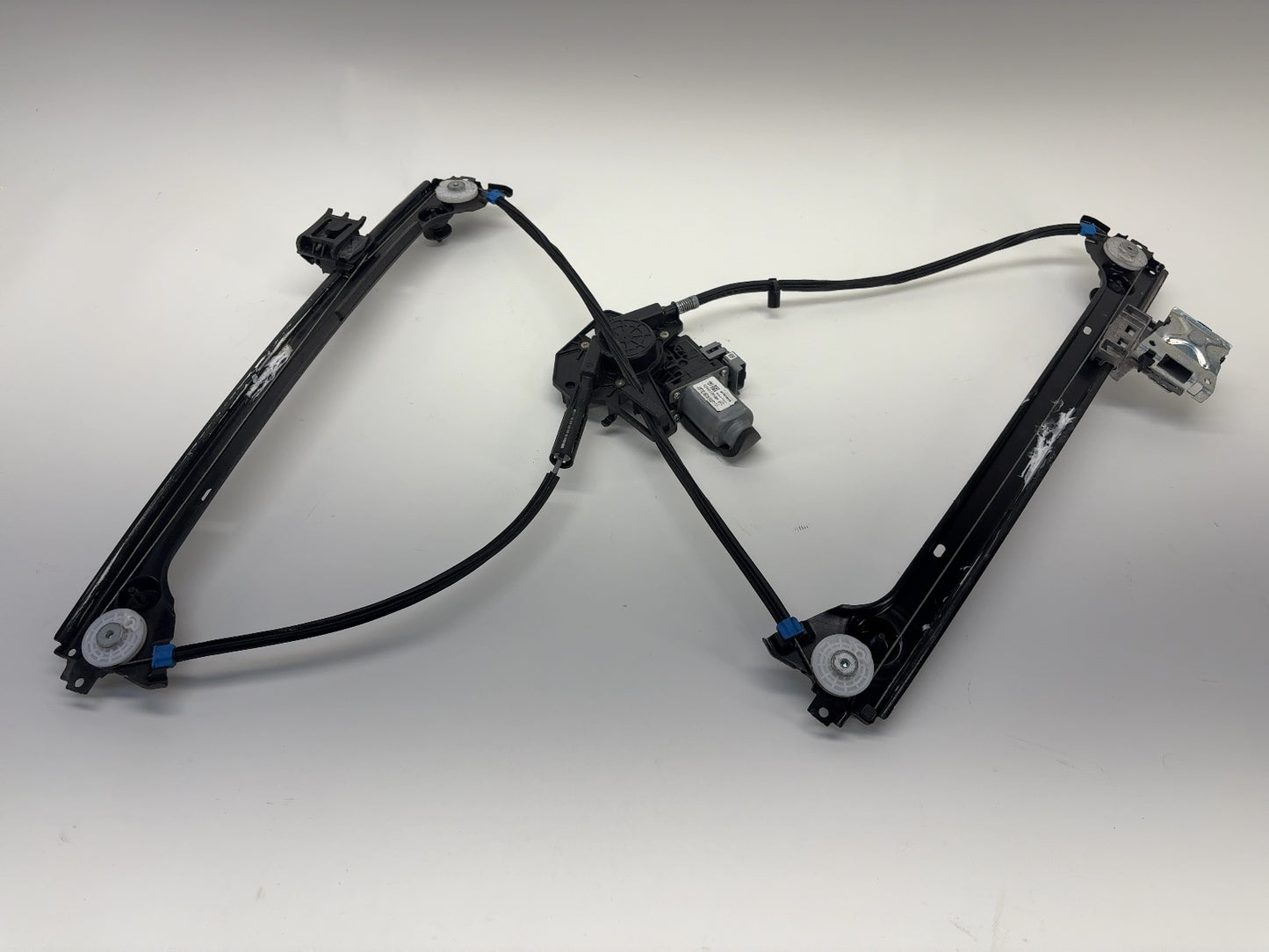 2018 Tesla Model X Window Regulator Front Left 1028818-61-E