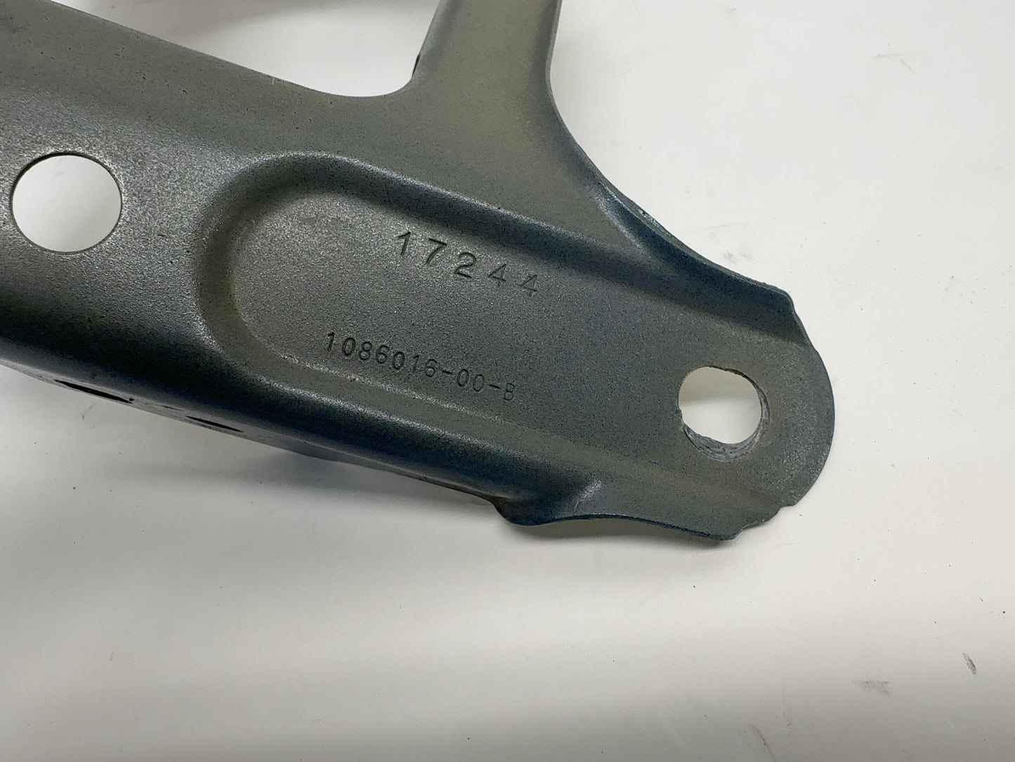 2018 Tesla Model 3 Right Fender Support Bracket 1086016-00-B