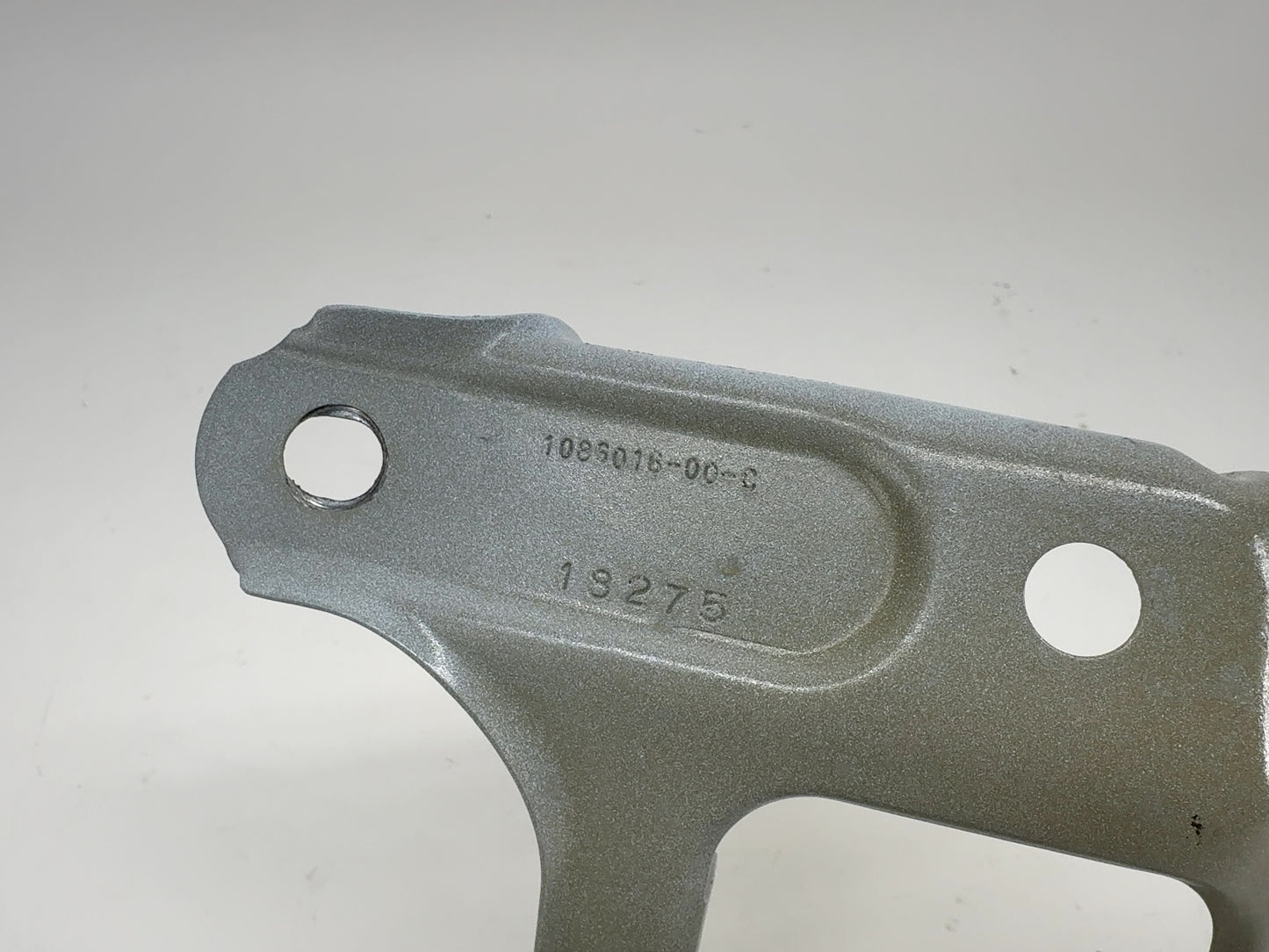 2018 Tesla Model 3 Right Fender Support Bracket 1086016-00-C