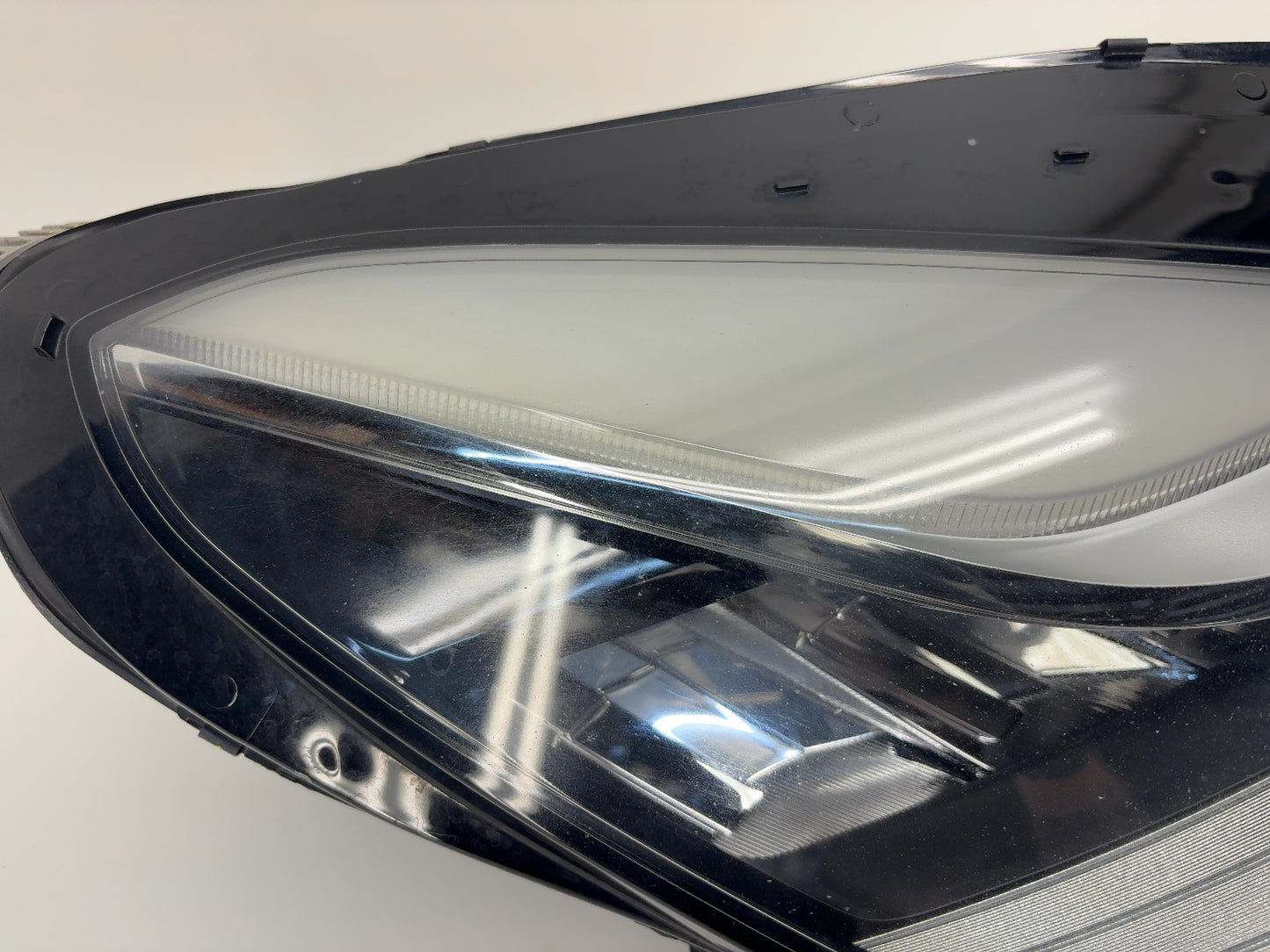 2018 Tesla Model 3 Right Headlamp 1077372-10-I