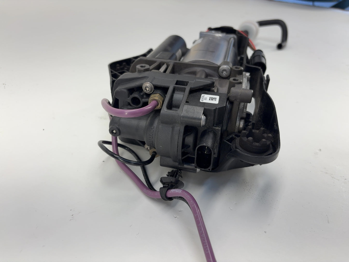 2020 Tesla Model X Air Suspension Compressor 1044911-00-D