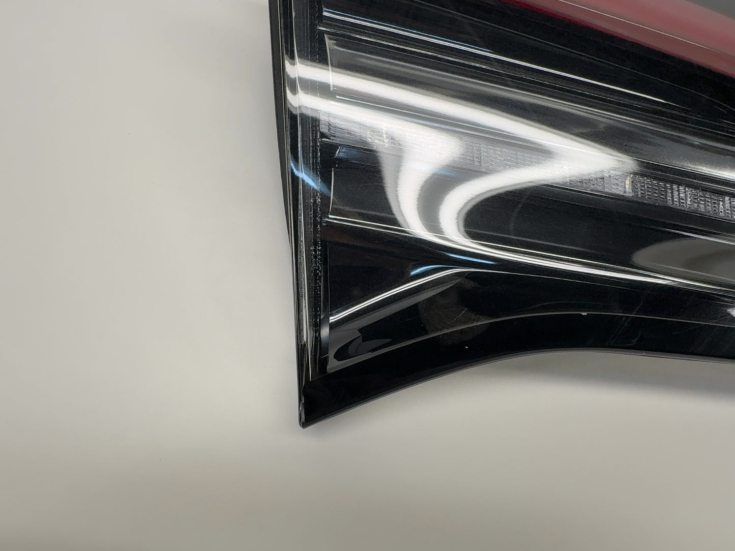2020 Tesla Model 3 Taillamp Trunk Mounted Left 1077401-00-F