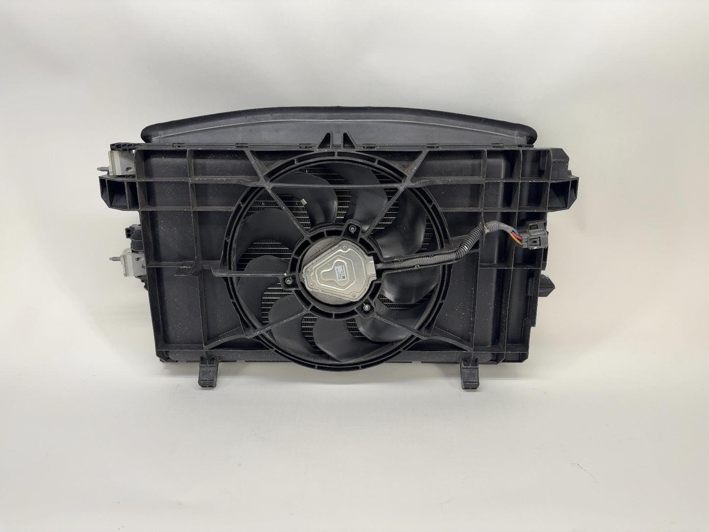 2018 Tesla Model 3 Cooling Fan Assembly 1076732-00-G