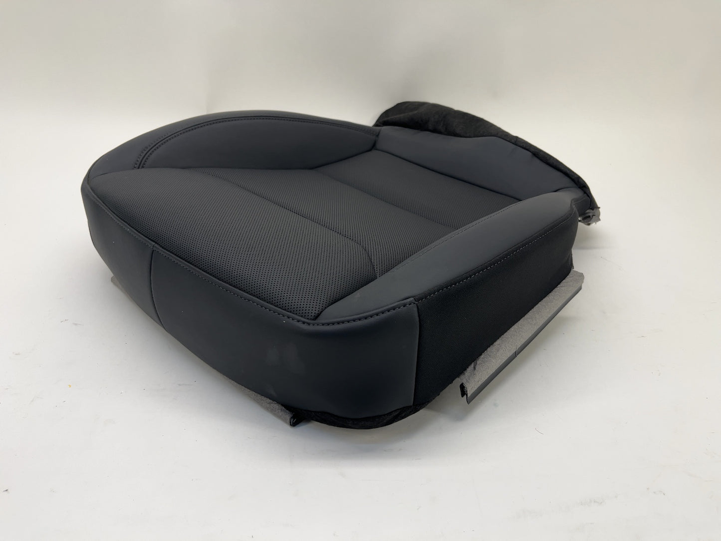 2025 Tesla Model Y Juniper Front Right Lower Seat Cushion Black 2048709-01-C