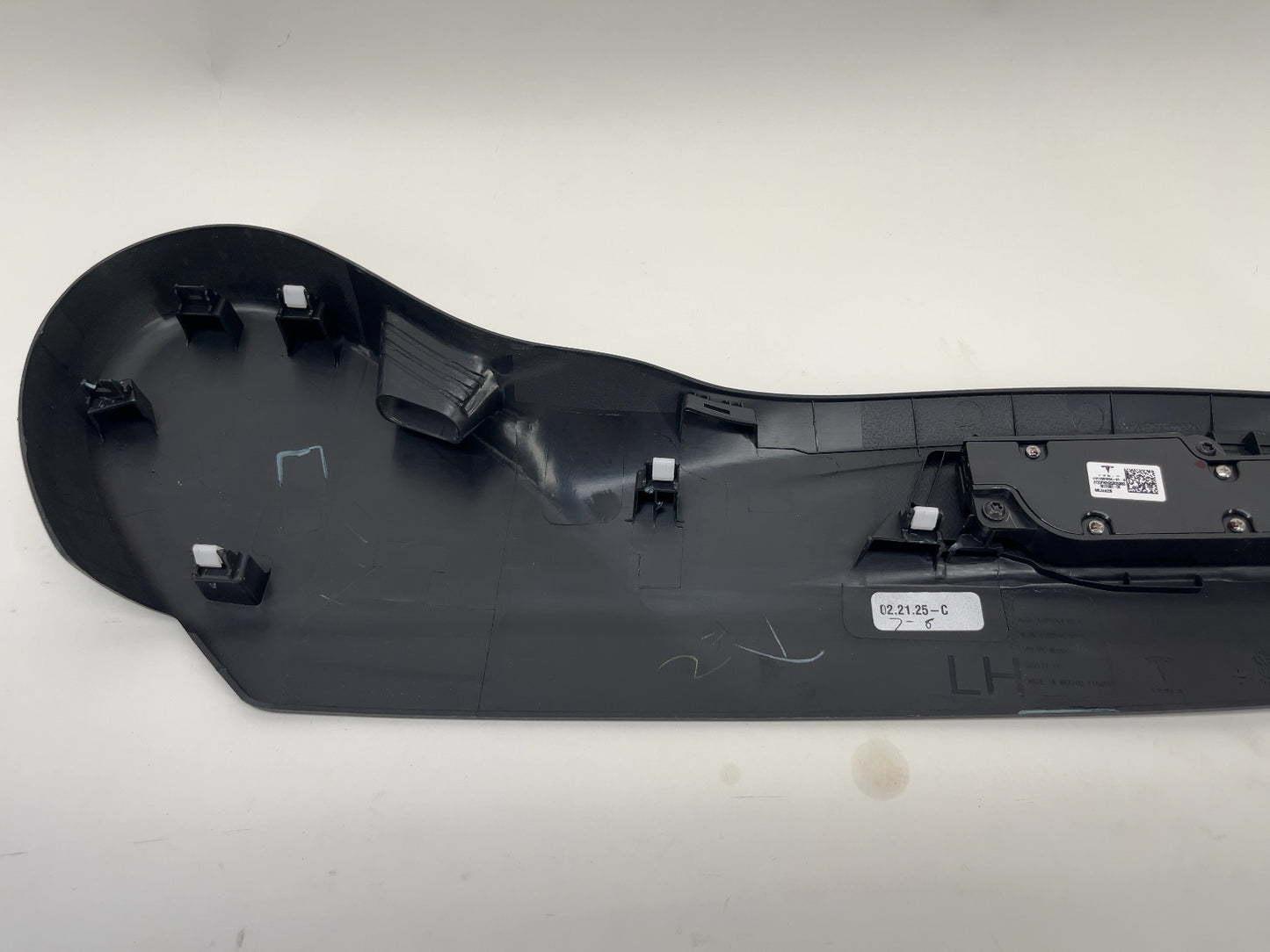 2025 Tesla Model 3 Highland Front Left Seat Trim With Buttons 1699946-00-C
