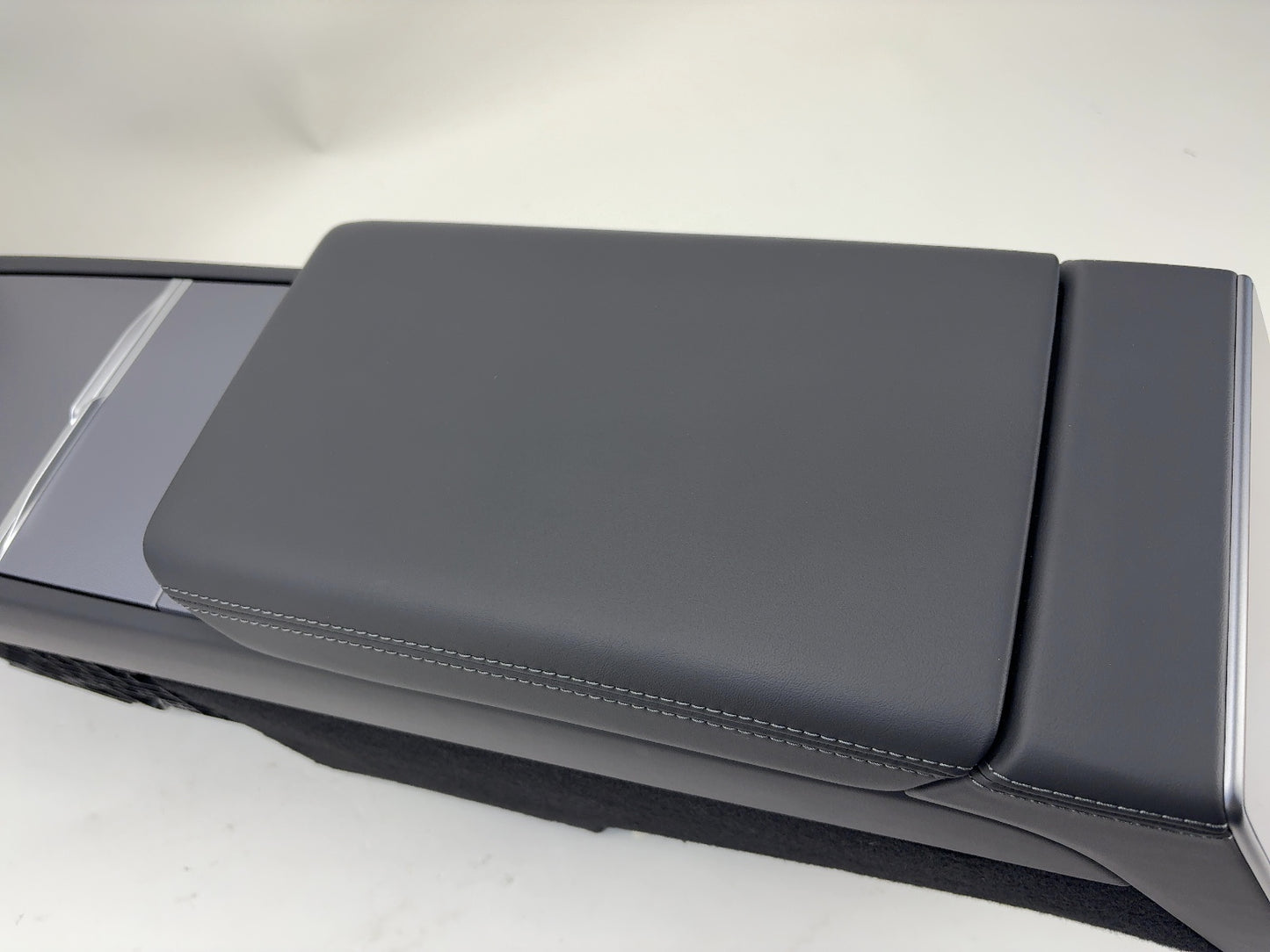 2025 Tesla Model 3 Highland Center Console 1714377-22-M