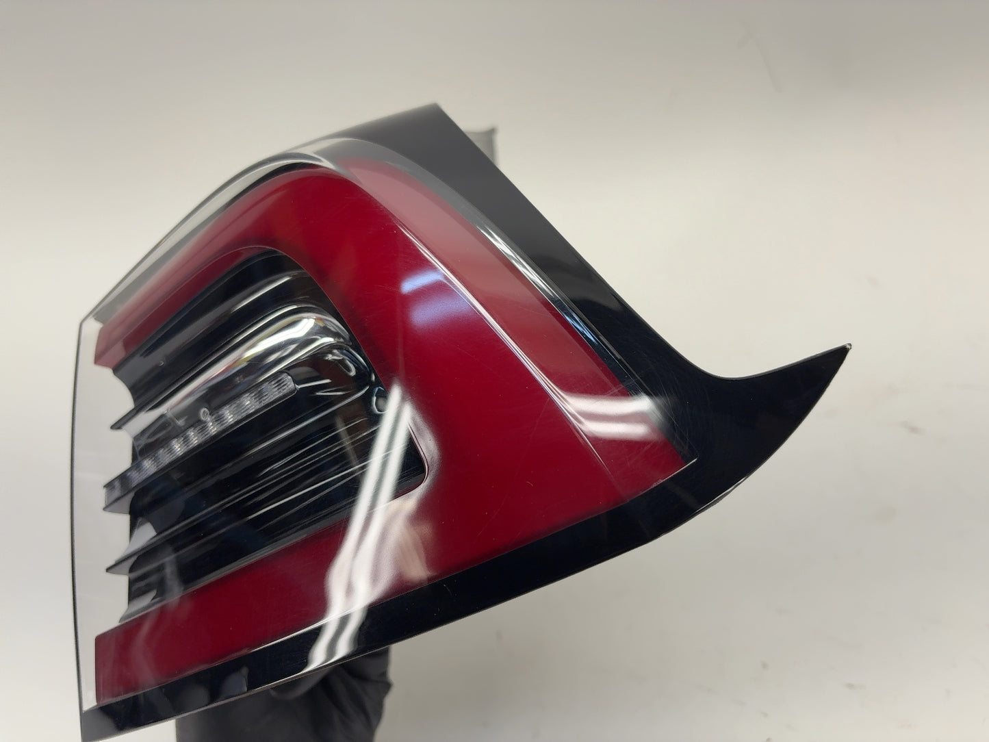 2021-2023 Tesla Model 3 Right Tail Lamp Quarter Mounted 1077398-00-H