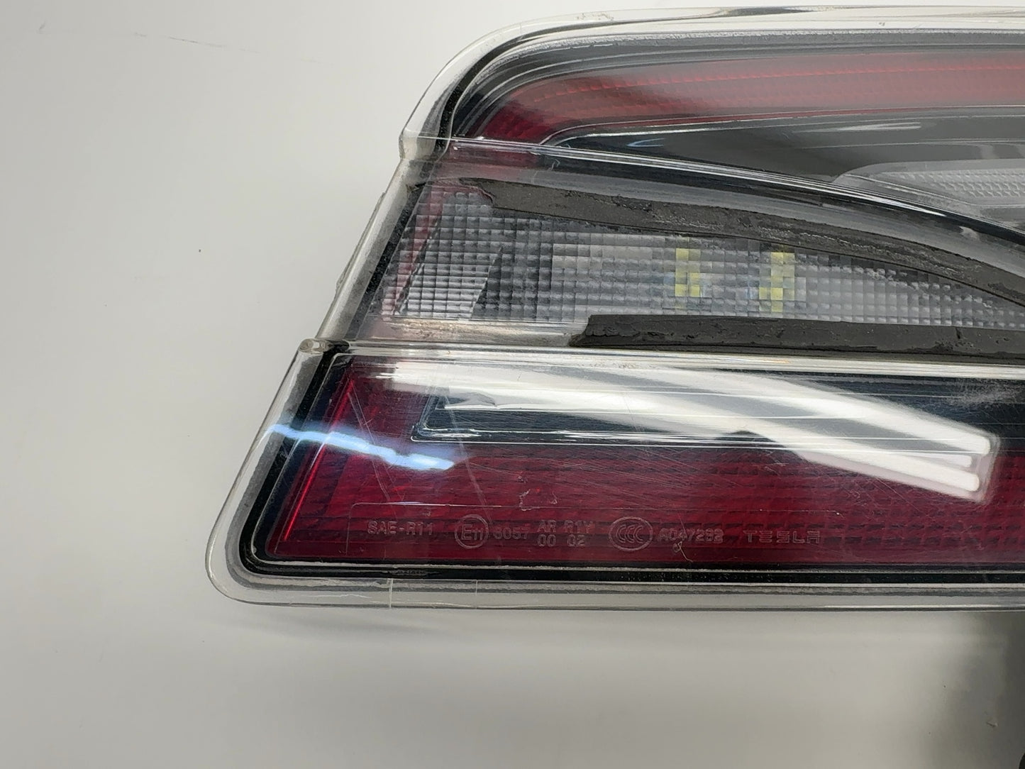2016-2017 Tesla Model S Liftgate Tail Lamp Right 6005924-00-D