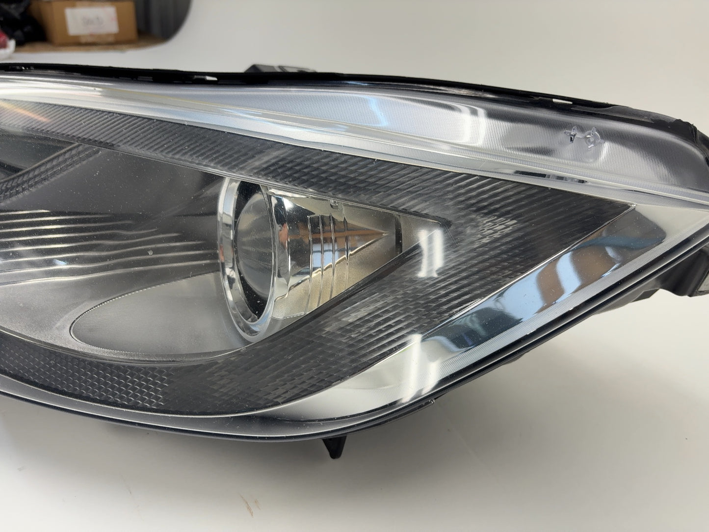 2015 Tesla Model S Left Headlight 6005906-00-D