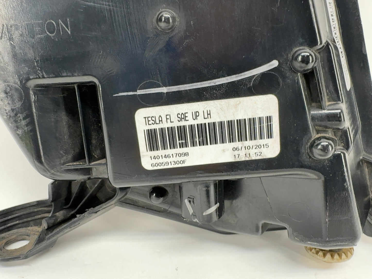 2015 Tesla Model S Front Fog Lamp Left 6005913-00-F