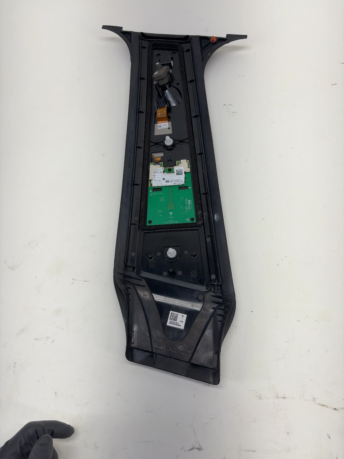 2026 Tesla Model Y Juniper B Pillar Glass With Camera Left 1937557-00-B