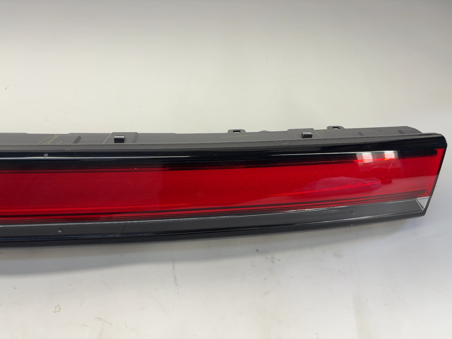 2023-2024 Rivian R1T Tailgate Lamp PT00000470-M