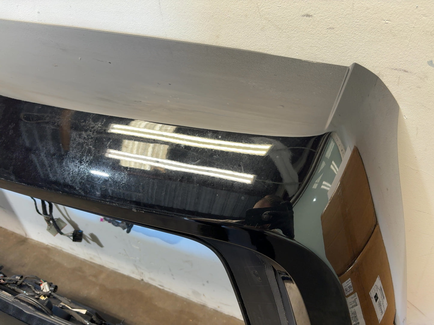 2024 Rivian R1S Upper Liftgate PT00270572-D