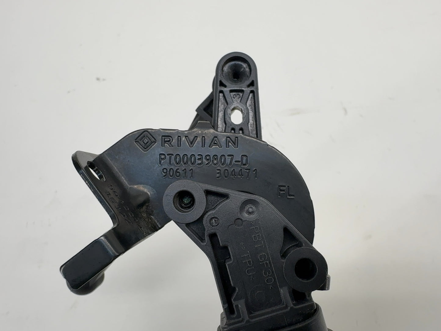 2023 Rivian R1S R1T Front Left Ride Height Sensor PT00039807-D