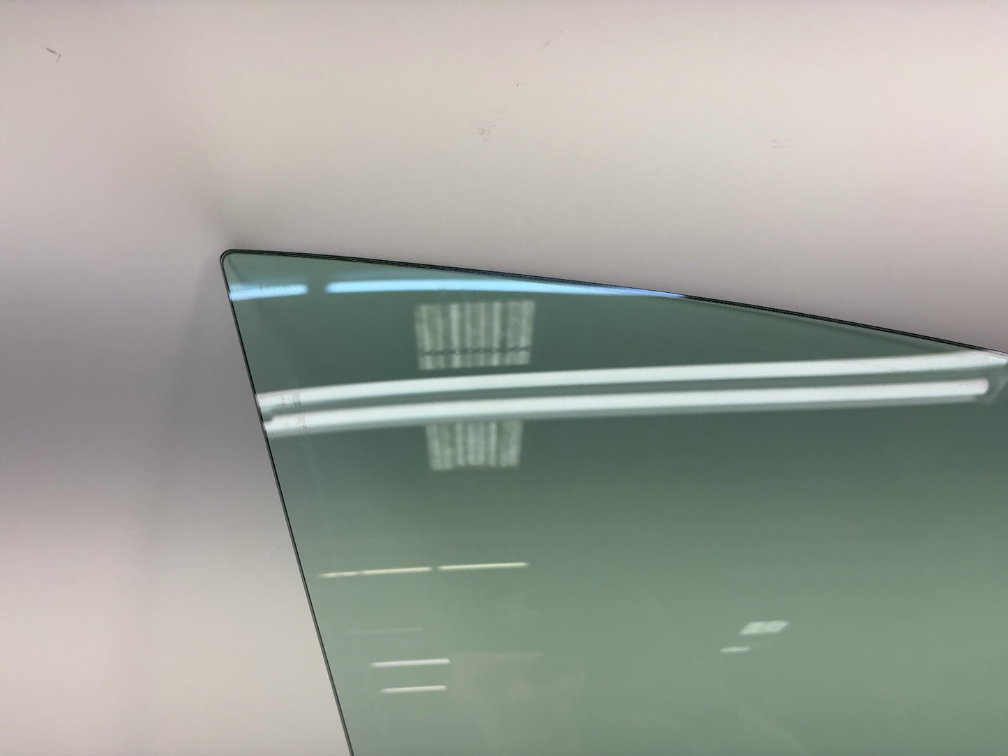 2024-2025 Tesla Model 3 Highland Front Right Door Glass Laminated 1773076-00-D