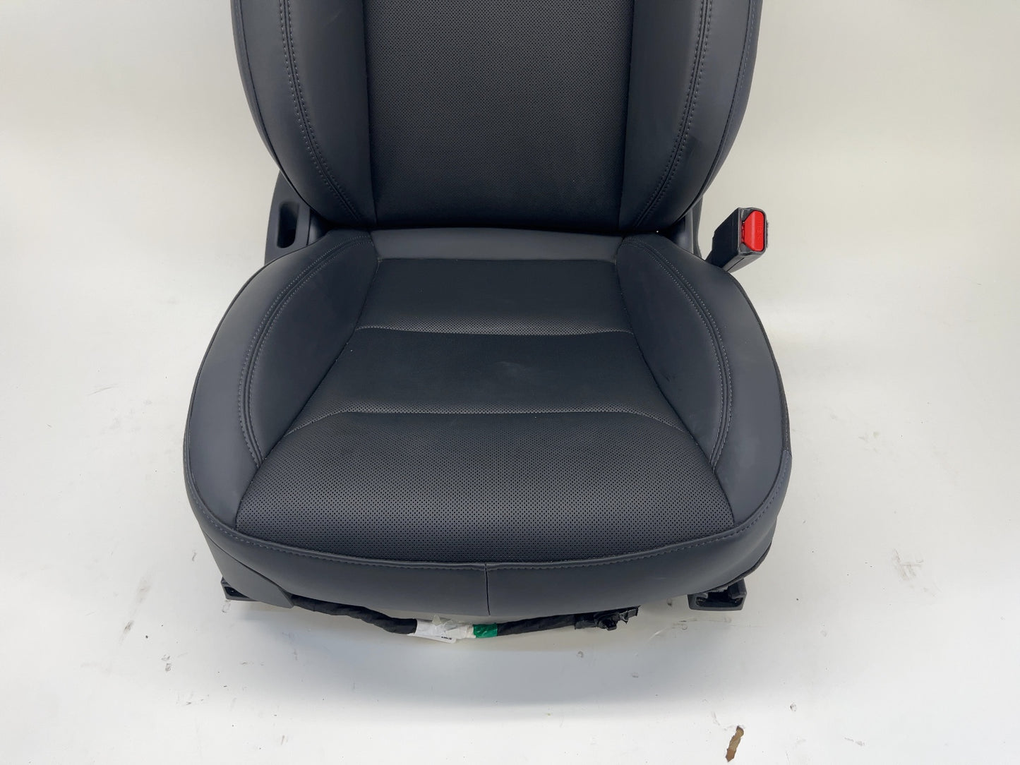 2026 Tesla Model Y Juniper Front Right Seat Assembly 2700041-F1-A
