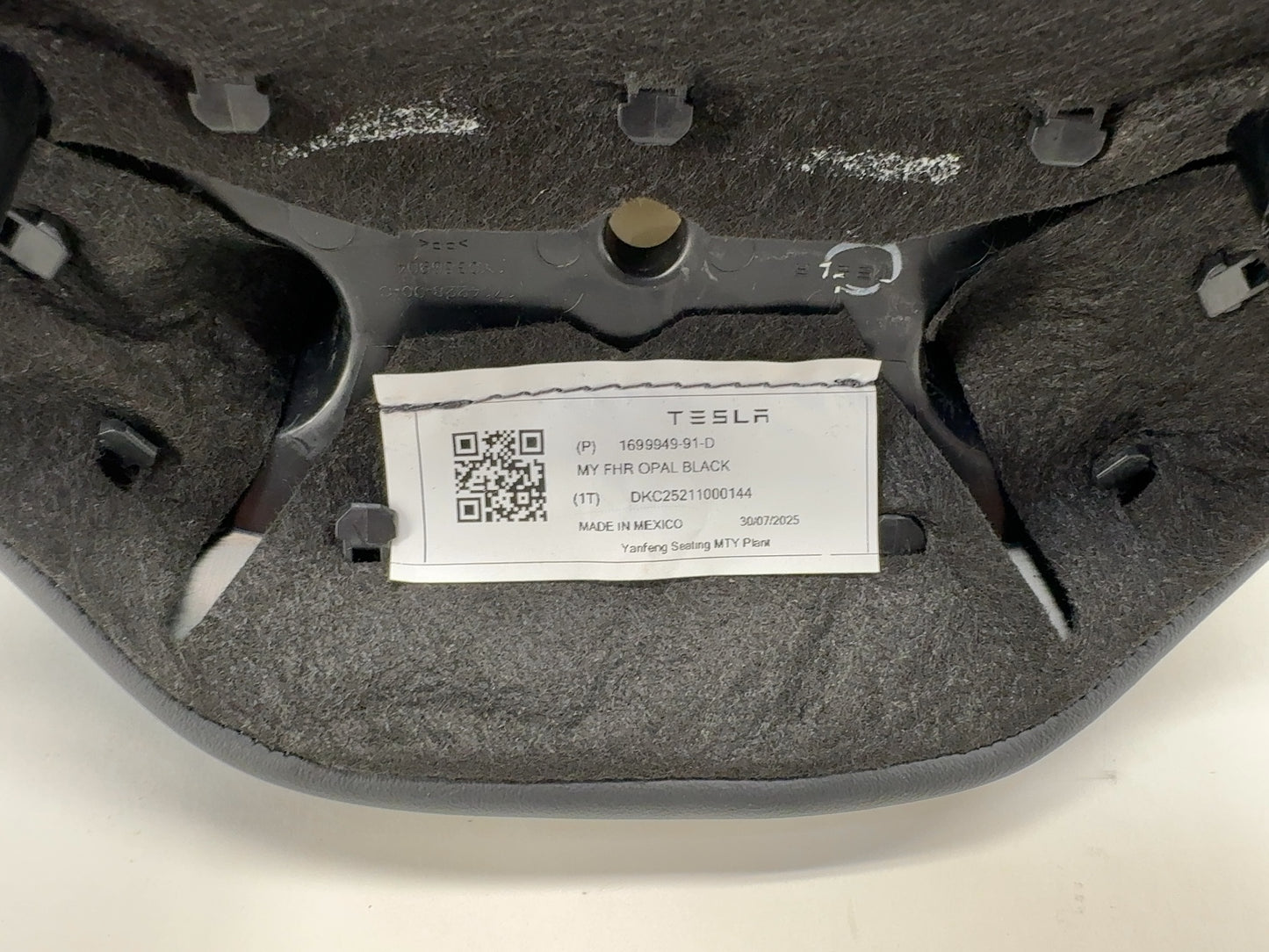 2025 Tesla Model Y Juniper Front Headrest 1699949-91-D