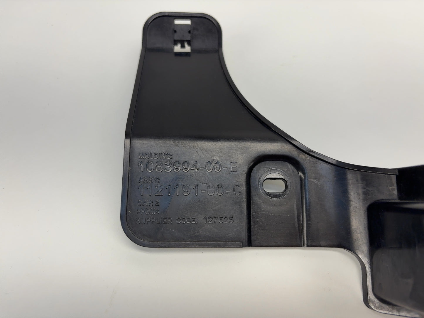 2018 Tesla Model 3 Bracket Rear Center 1121191-00-C