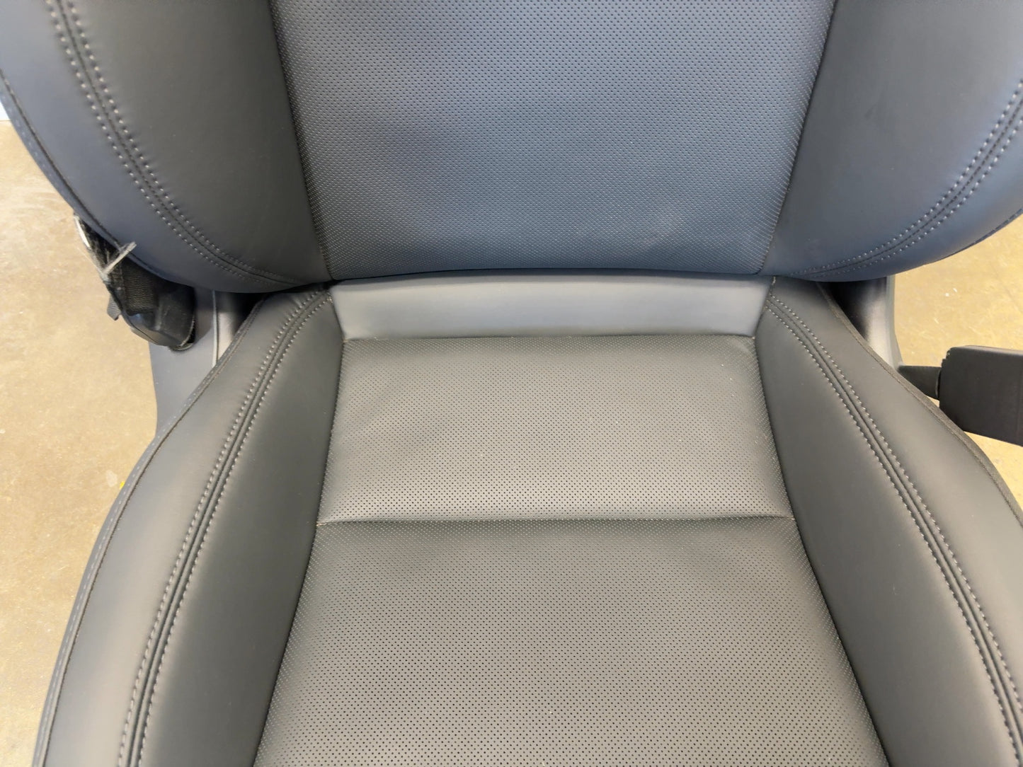 2025-2026 Tesla Model 3 Highland Front Right Seat Assembly 7754324-01-B