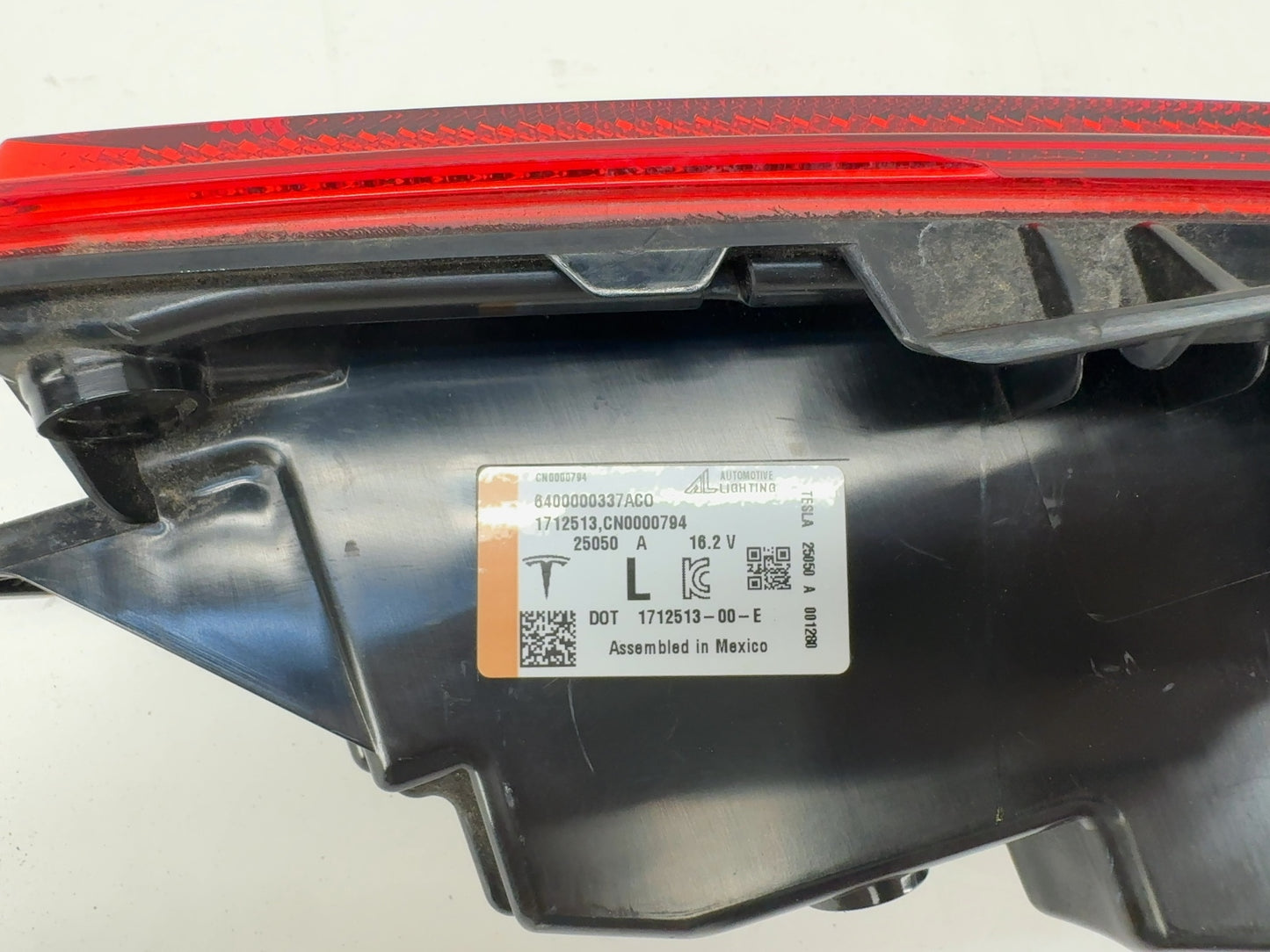 2025-2026 Tesla Model 3 Highland Rear Bumper Left Light 1712513-00-E
