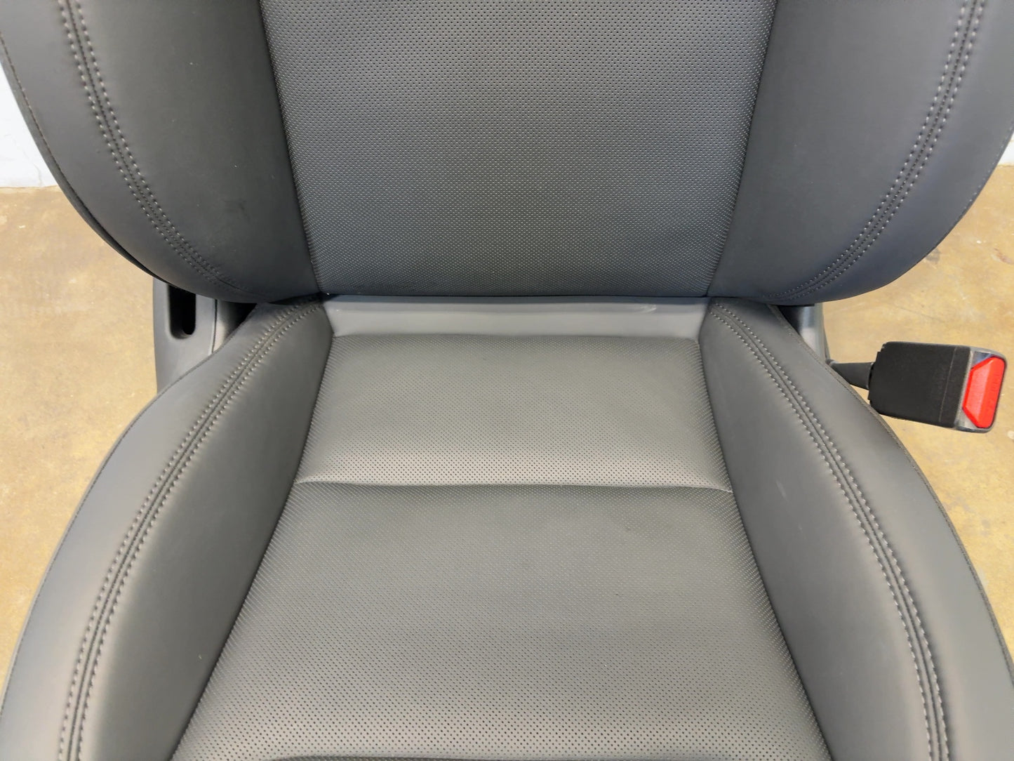 2025-2026 Tesla Model 3 Highland Front Right Seat Assembly 7754324-01-B