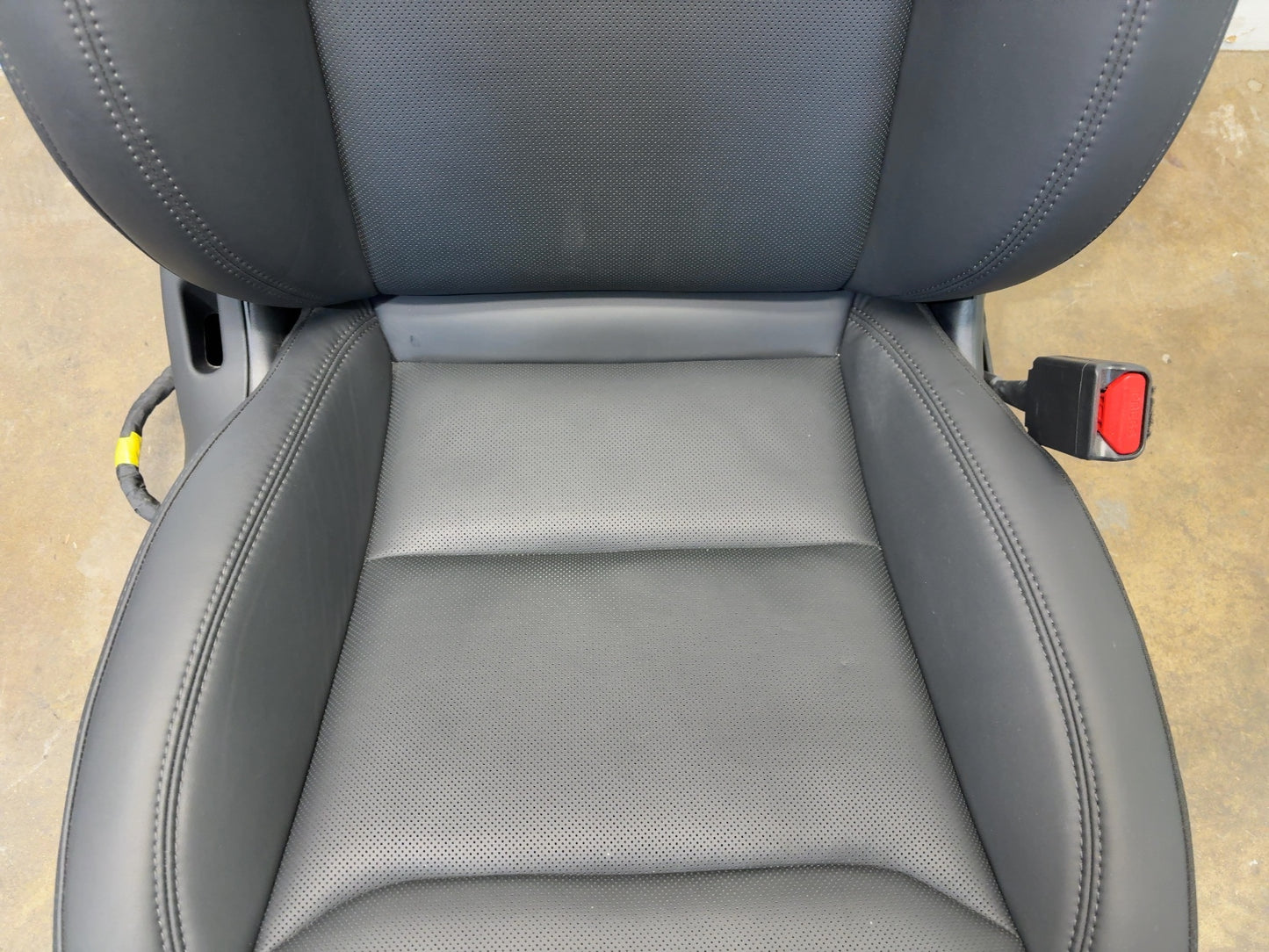 2025-2026 Tesla Model 3 Highland Front Right Seat Assembly 7754324-01-B