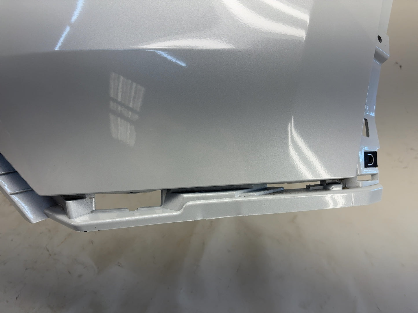 2026 Tesla Model Y Juniper Upper Right Fascia 1947146-00-F