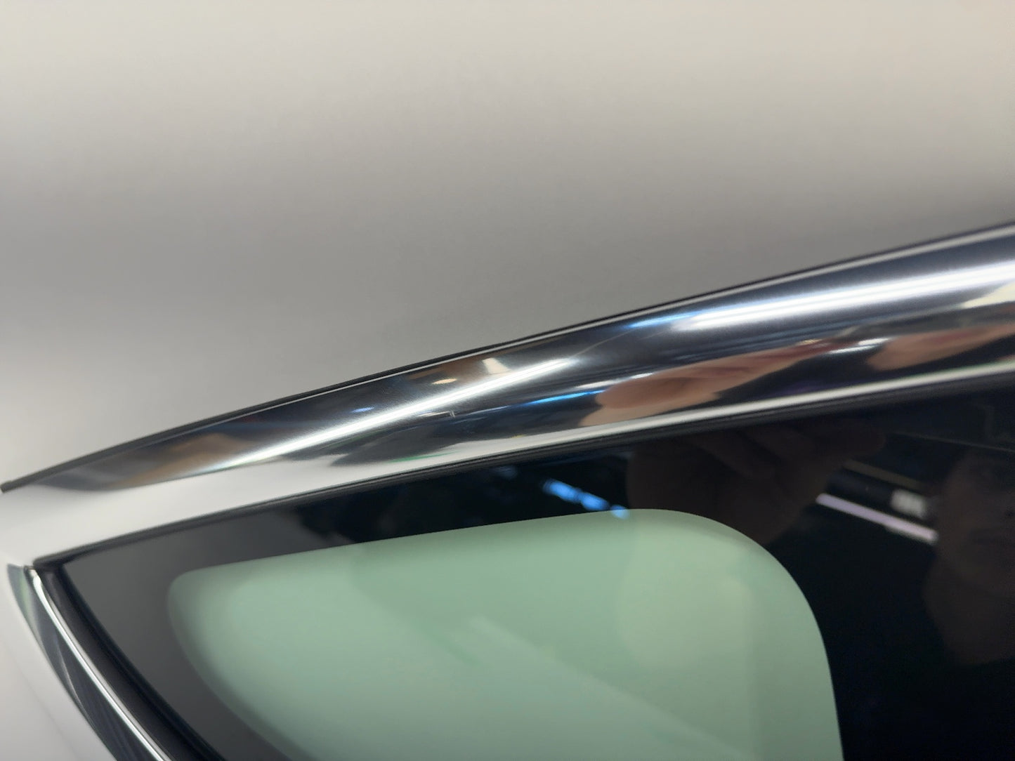 2020 Tesla Model 3 Rear Quarter Glass Right Chrome 1098758-00-G