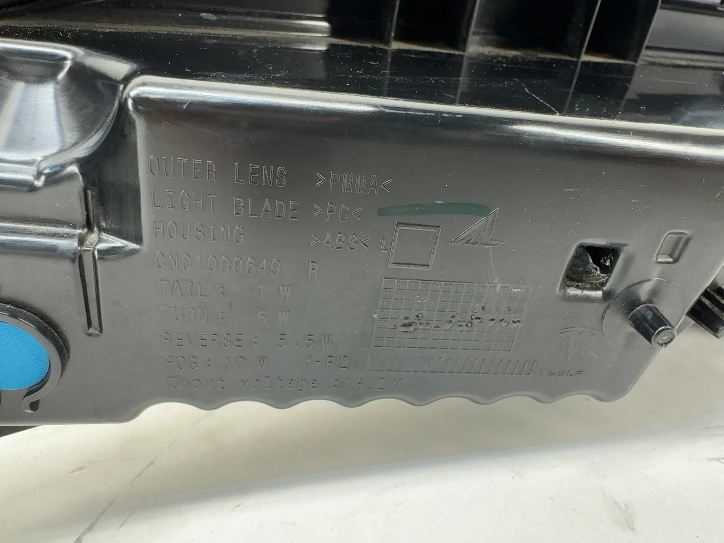2025-2026 Tesla Model 3 Highland Rear Bumper Right Light 1712514-00-E
