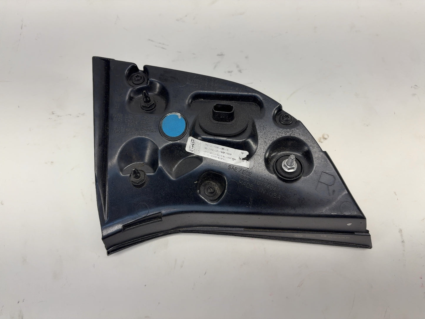 2020-2023 Tesla Model 3 Right Tail Lamp Trunk Mounted 1077402-00-G