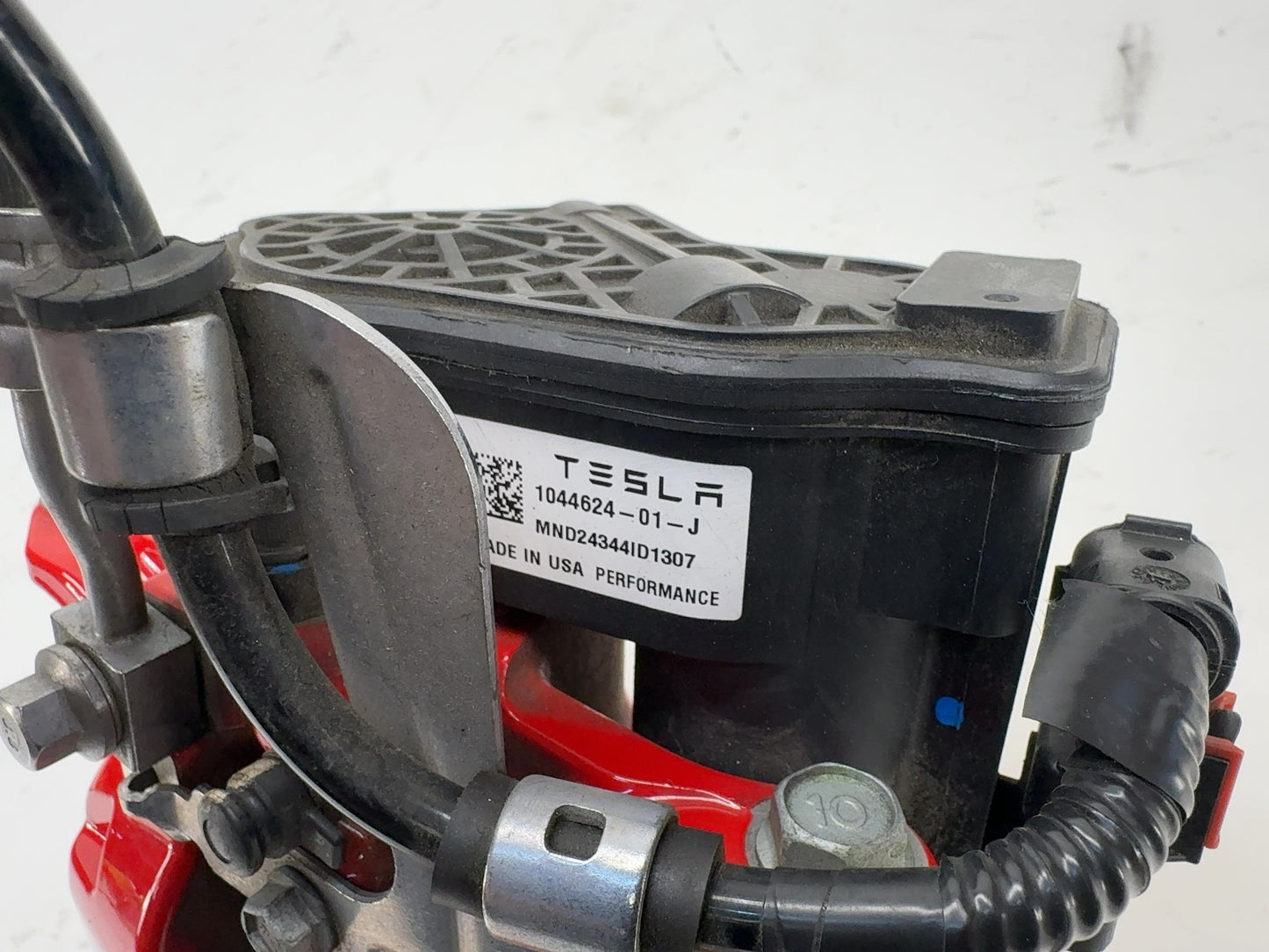 2022-2025 Tesla Model Y Brake Caliper Rear Right Performance 1044624-01-J