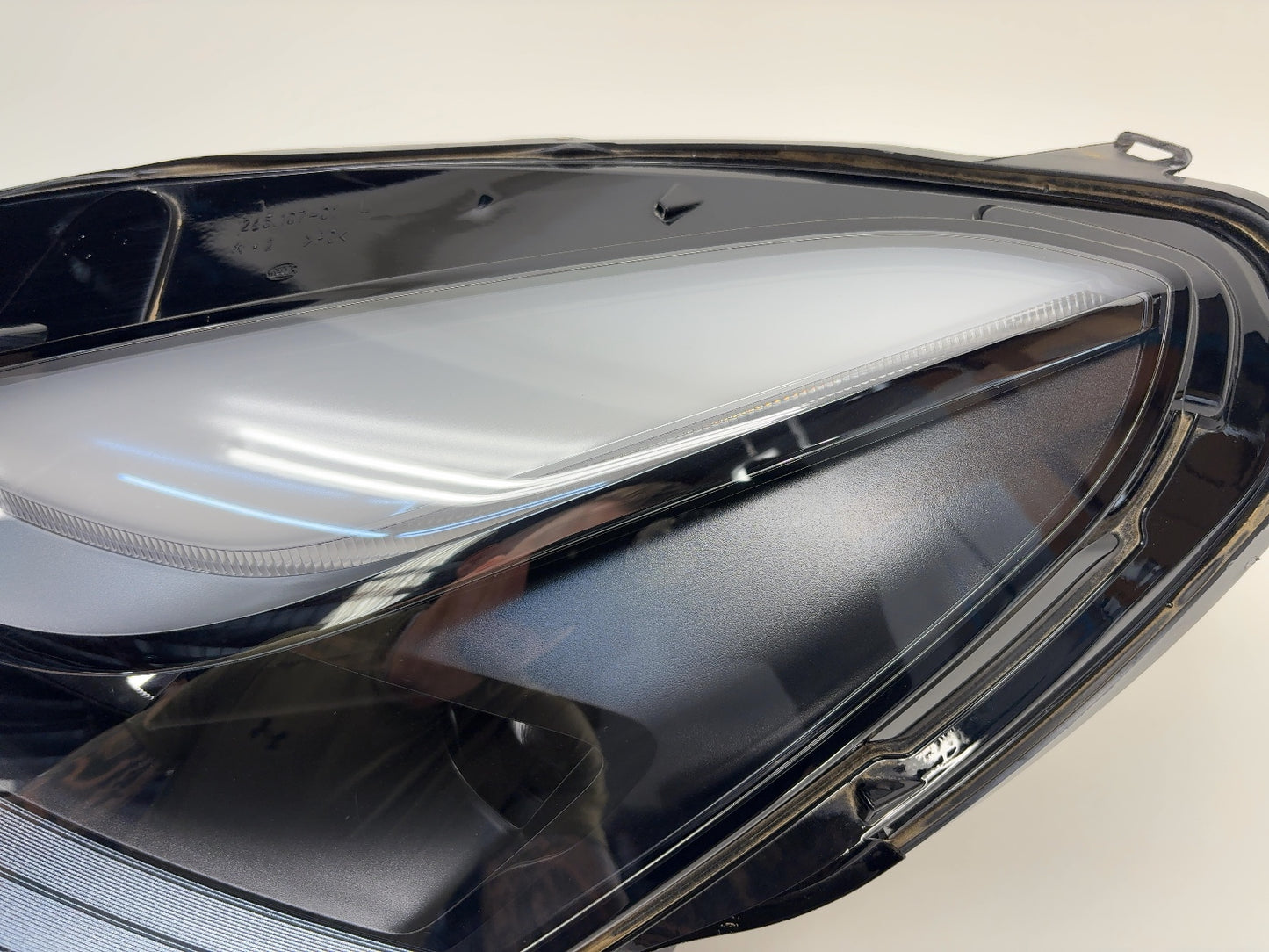 2024 Tesla Model Y Left Headlamp 1514952-00-E