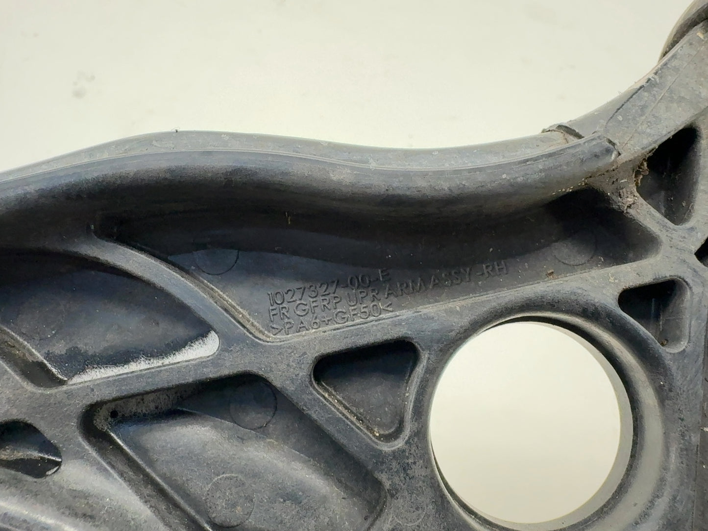 2017 Tesla Model X Front Right Upper Control Arm 1027327-00-E