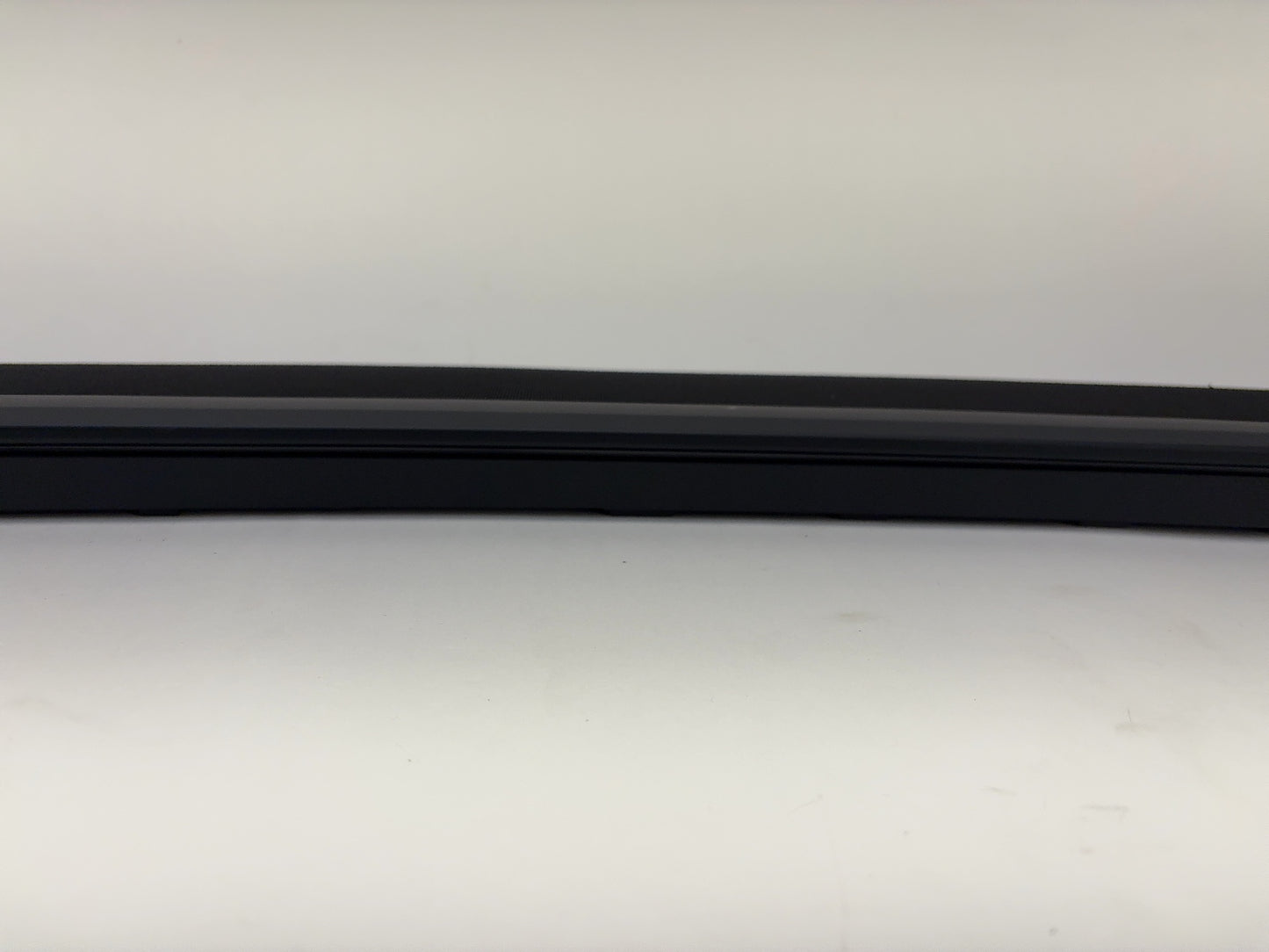 2026 Tesla Model Y Juniper Instrument Panel Wrap Around 1935944-70-E
