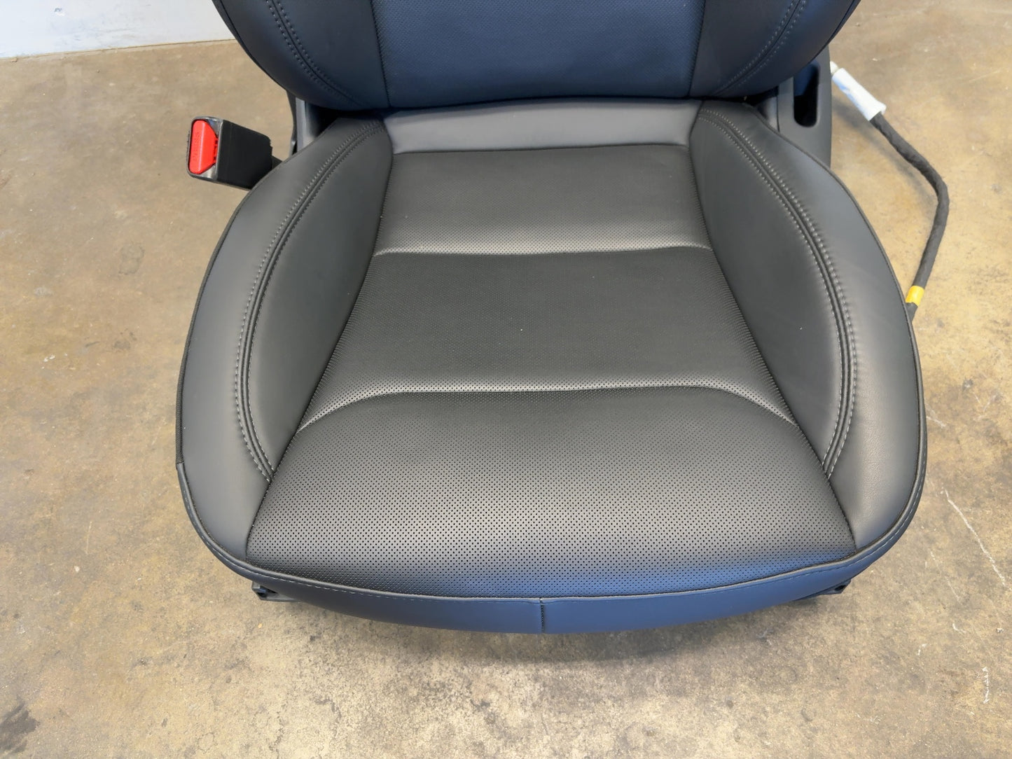 2026 Tesla Model Y Juniper Front Left Seat Assembly 2700040-F1-A
