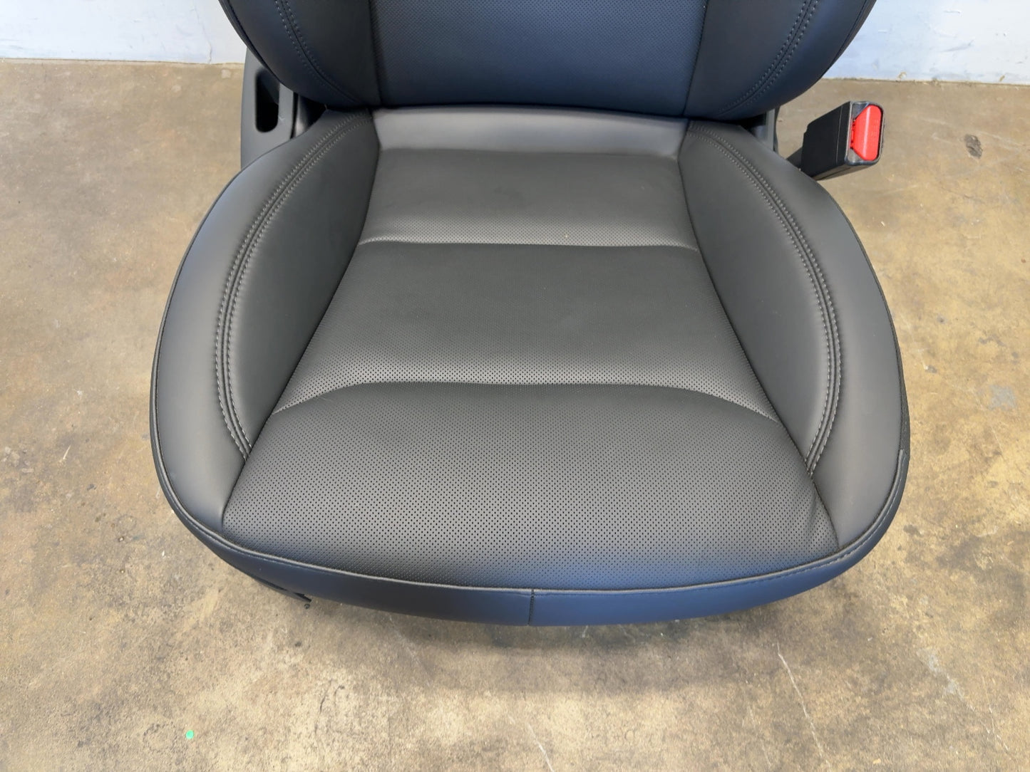 2025-2026 Tesla Model 3 Highland Front Right Seat Assembly 7754324-01-B