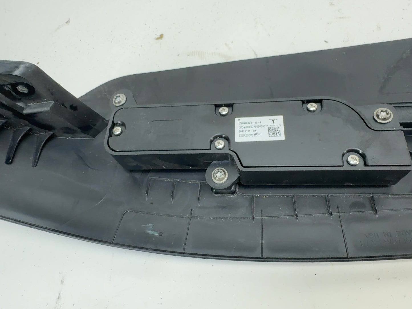 2019-2020 Tesla Model 3 Front Left Driver Seat Trim With Buttons 1088964-00-C