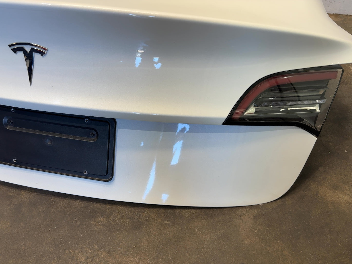 2021-2023 Tesla Model 3 Trunk Lid Assembly 1601460-E0-A