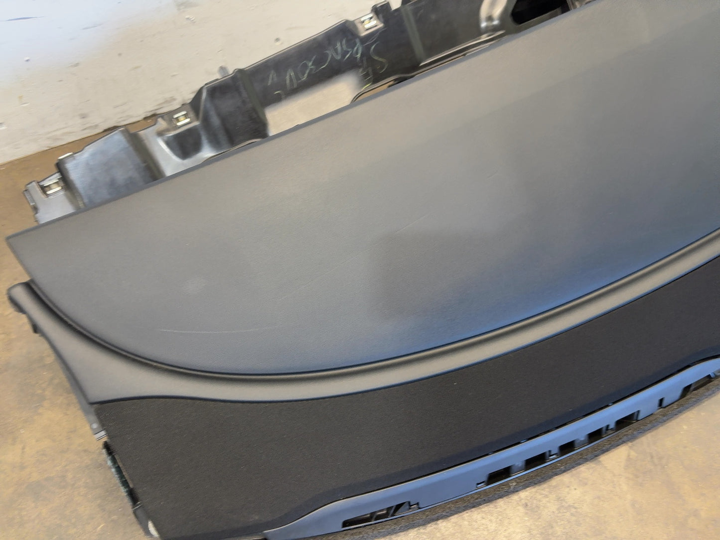 2020-2025 Tesla Model 3 Dash Panel With Airbag 1077823-00-G