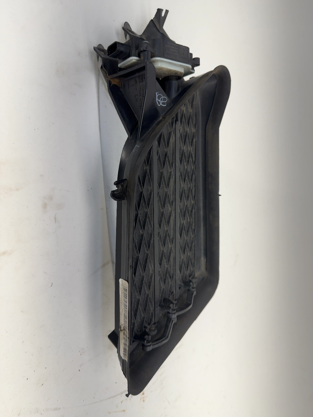 2018 Tesla Model S Active Louvre Left 1057851-00-I