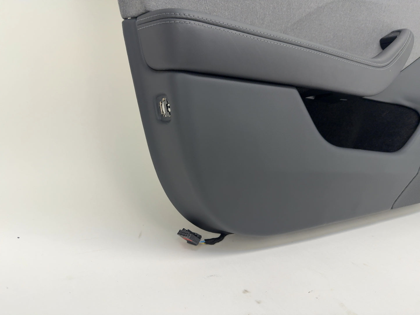2025 Tesla Model 3 Highland Door Trim Front Left 2161373-20-B
