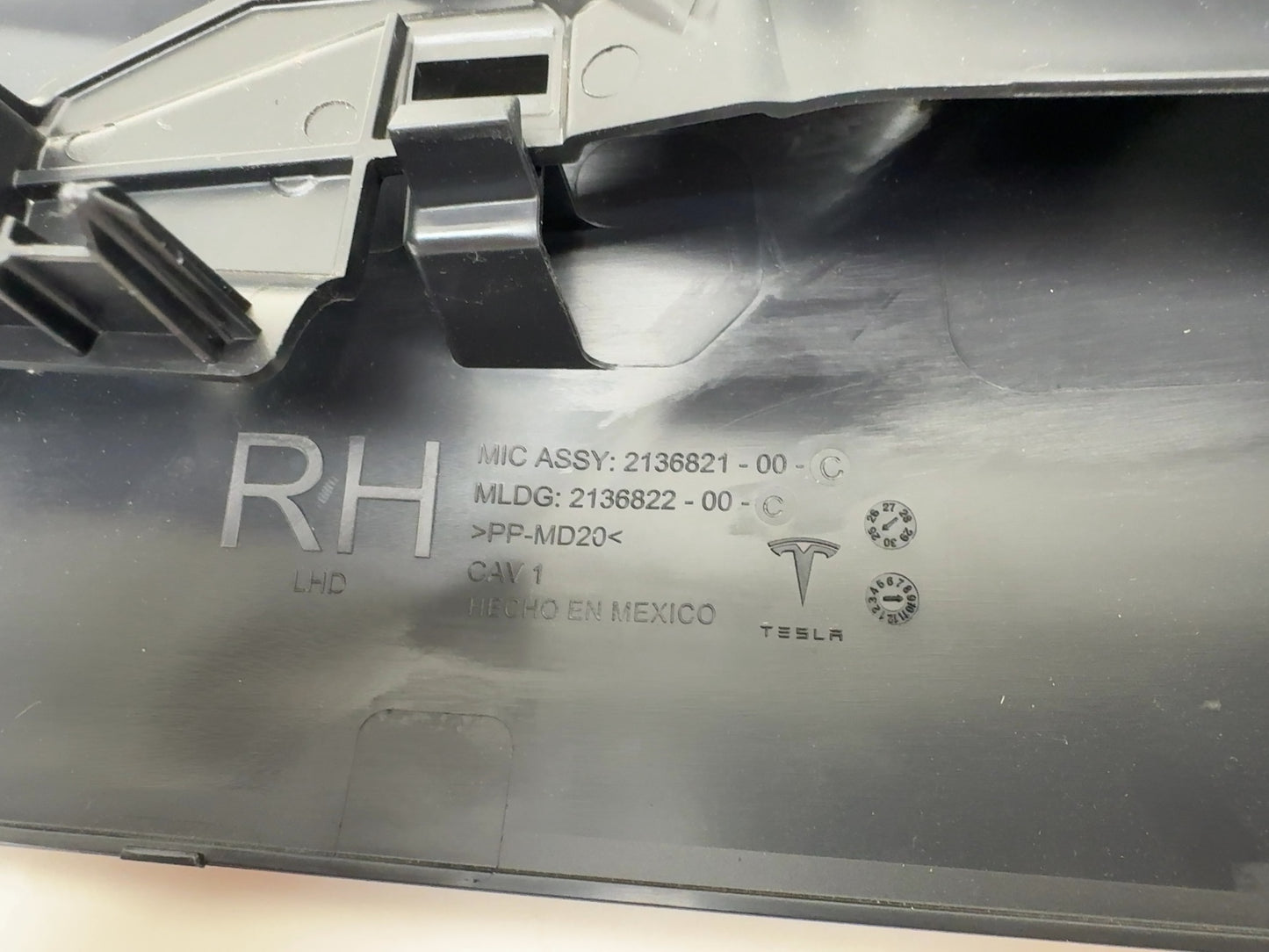 2025 Tesla Model 3 Highland Front Right Seat Side Trim 2136821-00-C