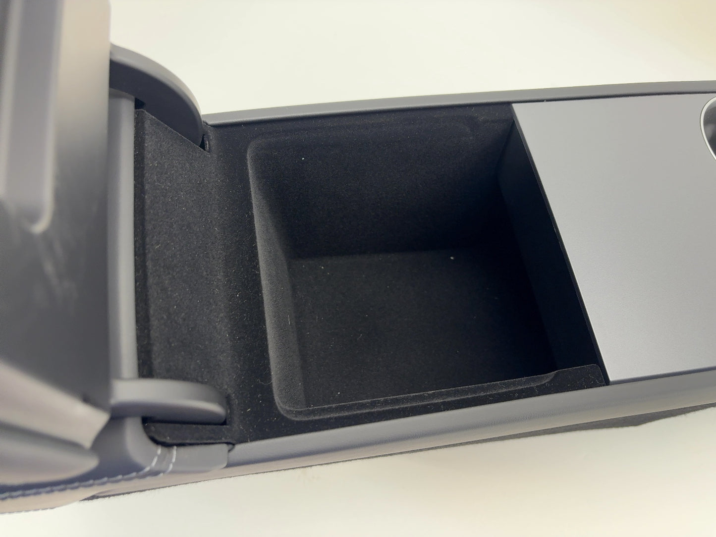 2025 Tesla Model 3 Highland Center Console 1982599-10-B