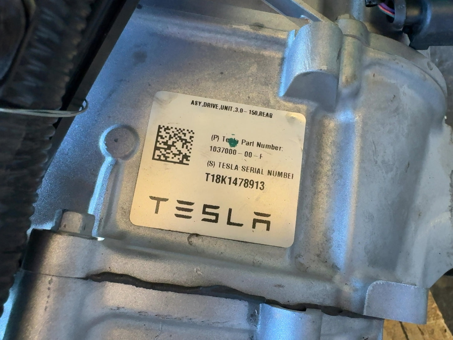 2015-2018 Tesla Model S Rear Drive Unit Small 1037000-00-F