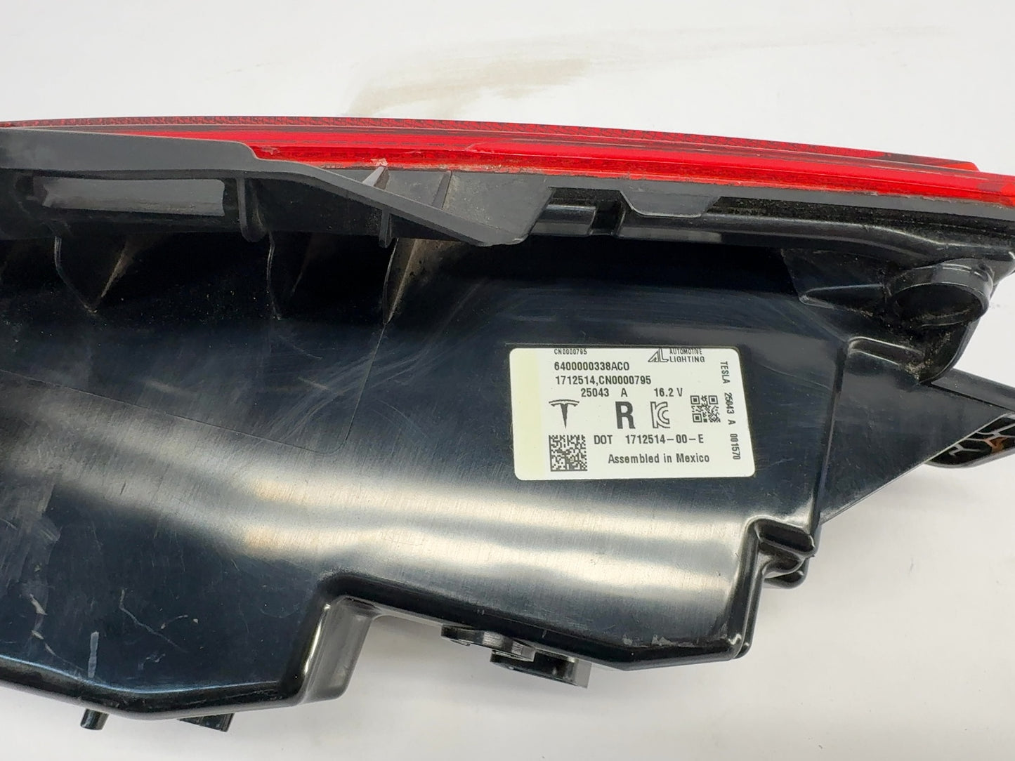 2025-2026 Tesla Model 3 Highland Rear Bumper Right Light 1712514-00-E