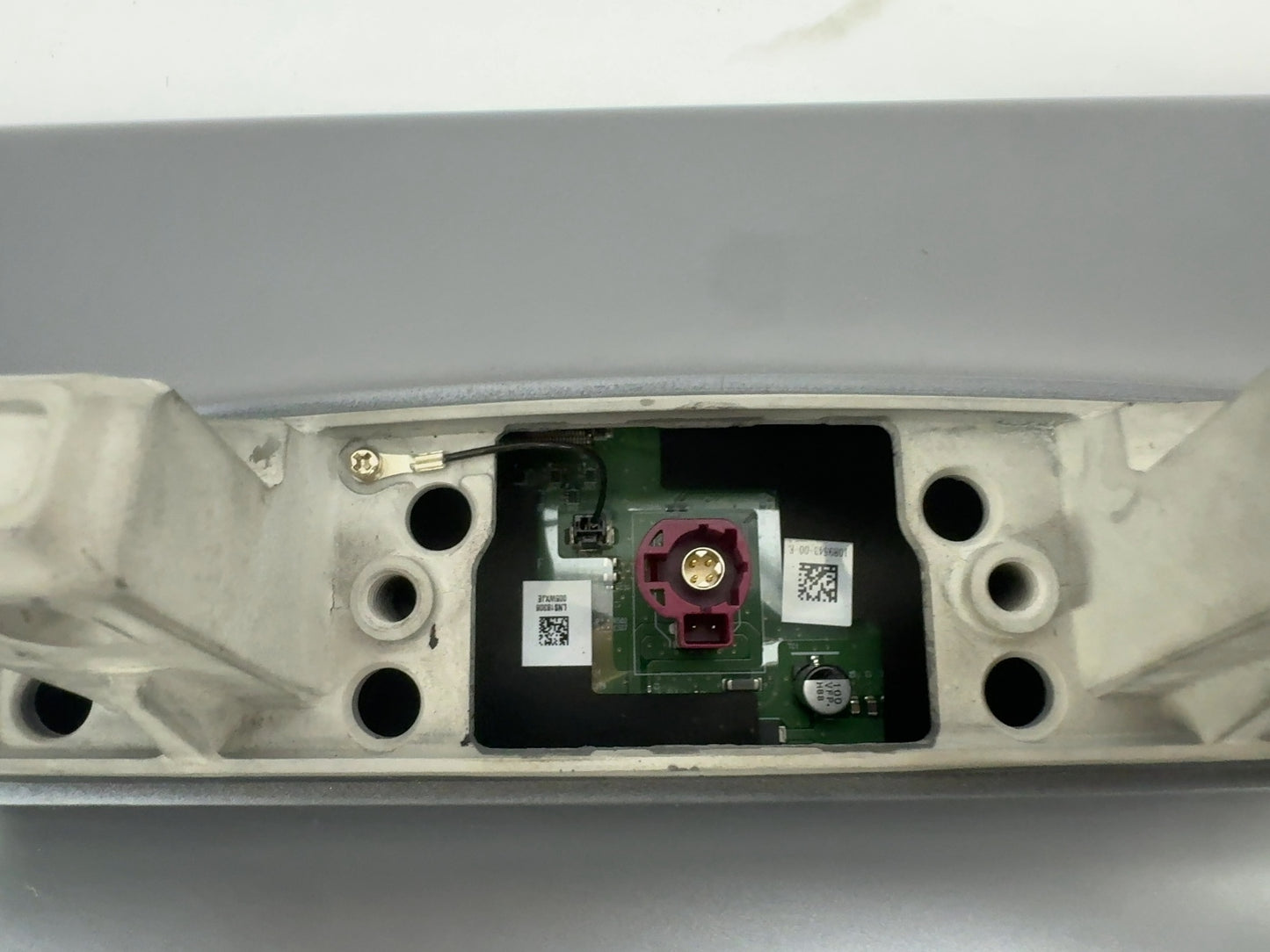 2018-2024 Tesla Model Y Center Display 1089543-00-E
