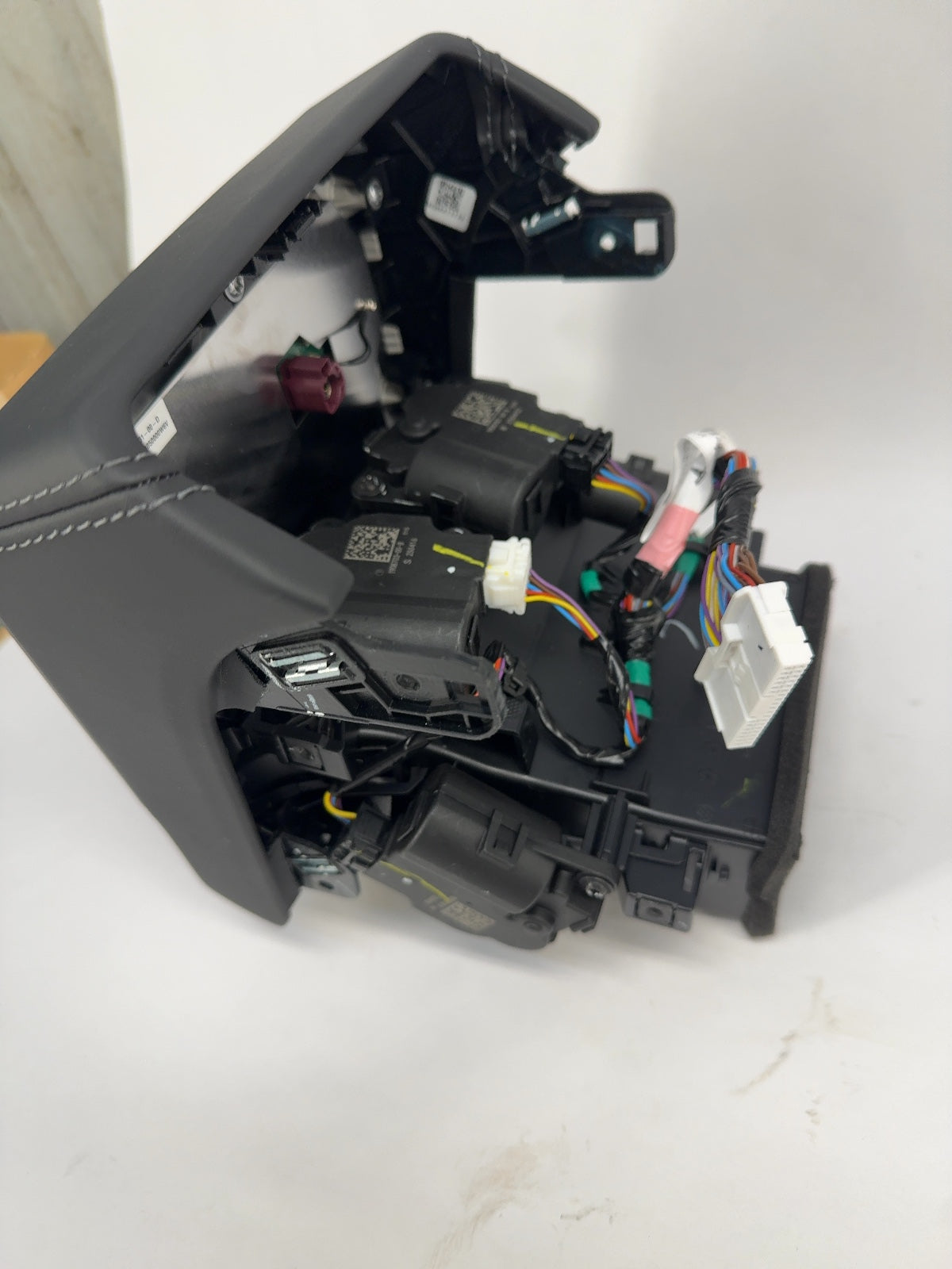 2024-2026 Tesla Model Y Juniper Rear Display 1875931-00-D