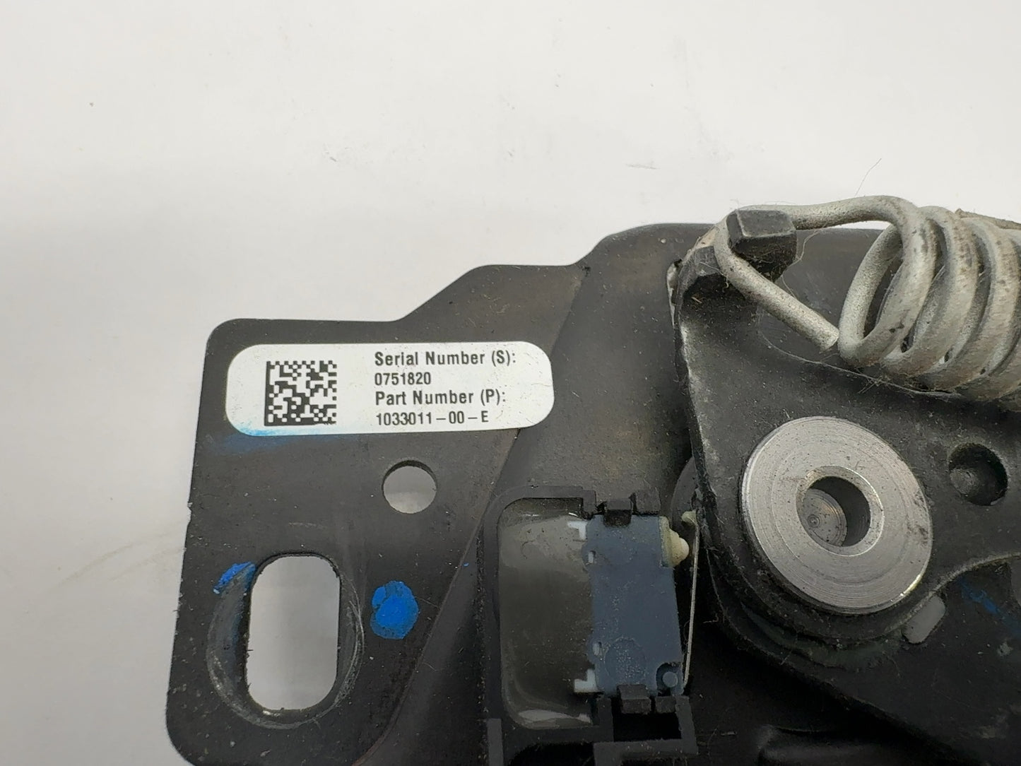 2018-2019 Tesla Model 3 Hood Latch With Actuators 1033011-00-E